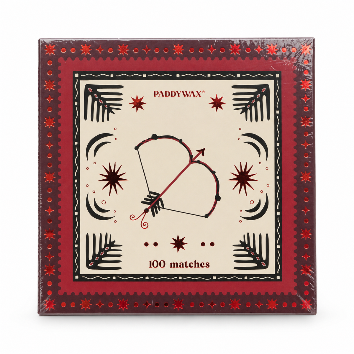 Boîte de 100 allumettes Paddywax Bow & Arrow, arc et flèche bordeaux, sur fond blanc